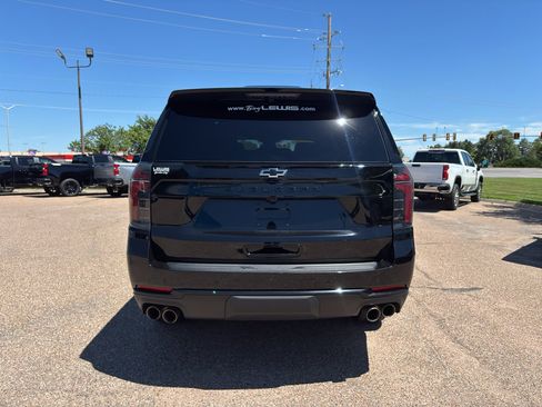 Used 2025 Chevrolet Suburban Z71 AWD/4WD image 7
