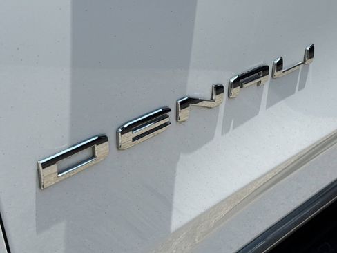 Used 2022 GMC Yukon Denali AWD/4WD image 6