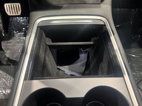 Used 2023 Tesla Model Y Performance AWD/4WD image 18
