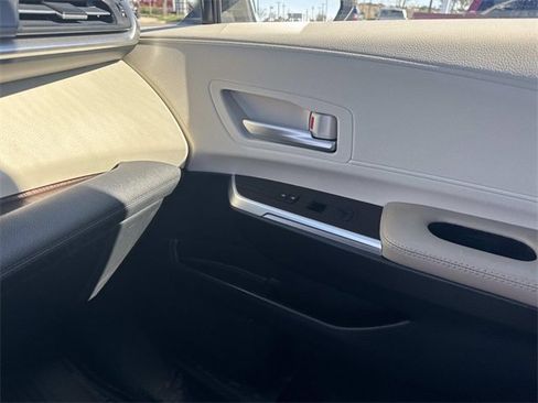 Used 2023 Toyota Sienna XLE image 20