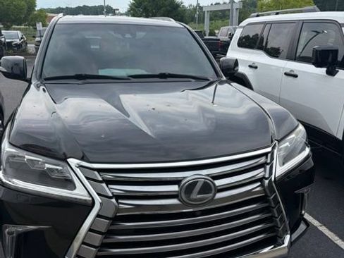 Used 2016 Lexus LX 570 4WD w/ Luxury Package image 2