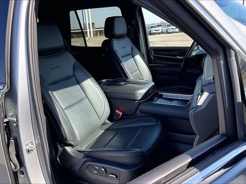 Used 2024 GMC Yukon Denali AWD/4WD image 9