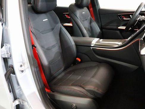 Used 2025 Mercedes-Benz GLC 43 AMG 4MATIC w/ Driver Assistance Package image 21