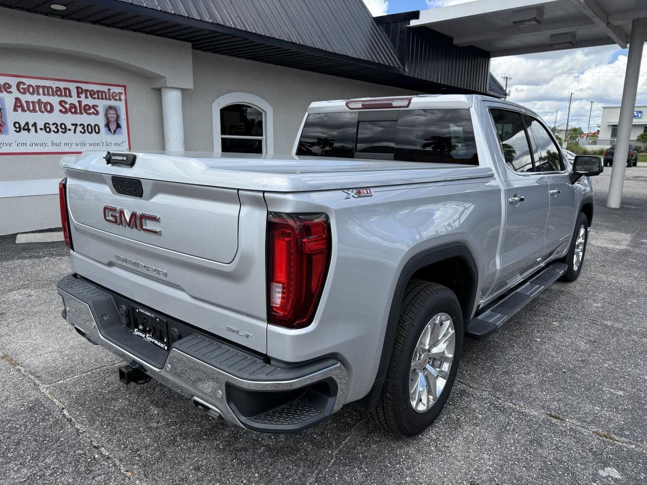 Used 2021 GMC Sierra 1500 SLT w/ SLT Premium Plus Package AWD/4WD image 3