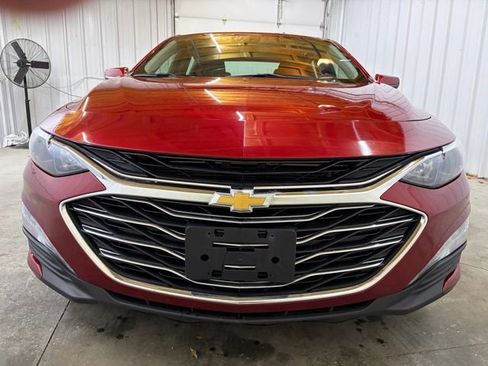 Used 2023 Chevrolet Malibu LT FWD image 2