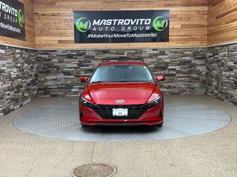 Certified 2023 Hyundai Elantra SEL w/ Preferred Accessory Package image 3