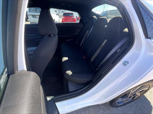 Certified 2025 Hyundai Elantra Sport image 30