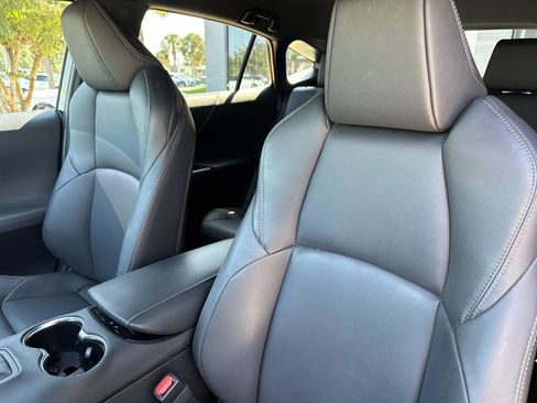 Used 2023 Toyota Venza XLE image 14