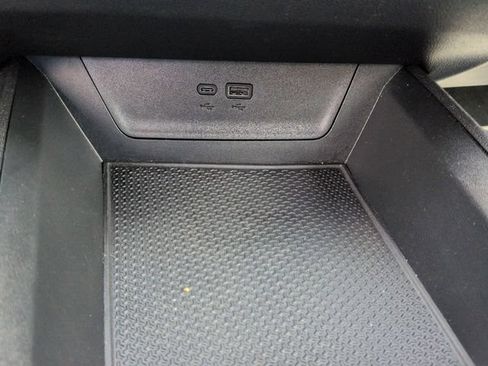 Used 2026 Chevrolet Equinox LT FWD image 28