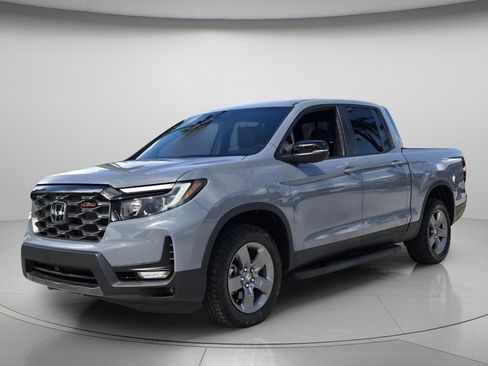 Used 2025 Honda Ridgeline TrailSport image 8