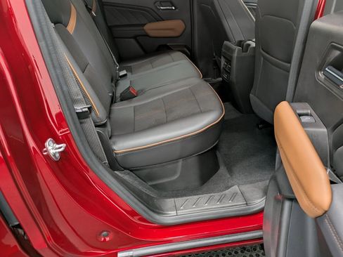 Used 2024 GMC Canyon AT4 image 26