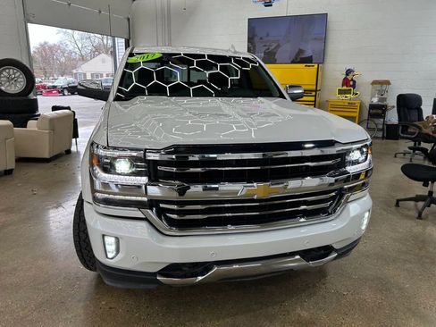 Used 2017 Chevrolet Silverado 1500 High Country AWD/4WD image 3