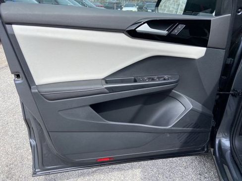 Used 2025 Volkswagen Taos S image 23