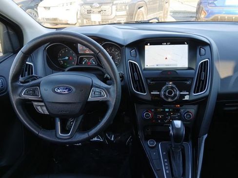Used 2017 Ford Focus Titanium image 7