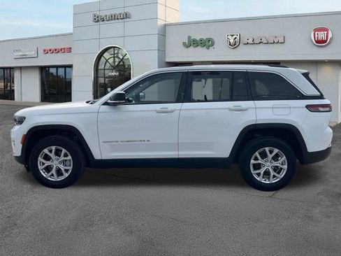 Used 2023 Jeep Grand Cherokee Limited AWD/4WD image 4