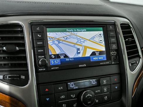 Used 2011 Jeep Grand Cherokee Overland image 28