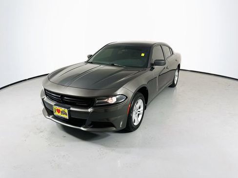 Used 2020 Dodge Charger SXT RWD image 5