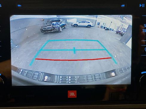 Used 2018 Toyota Tacoma TRD Off-Road image 9