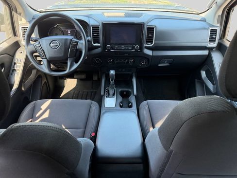 Used 2022 Nissan Frontier SV AWD/4WD image 17