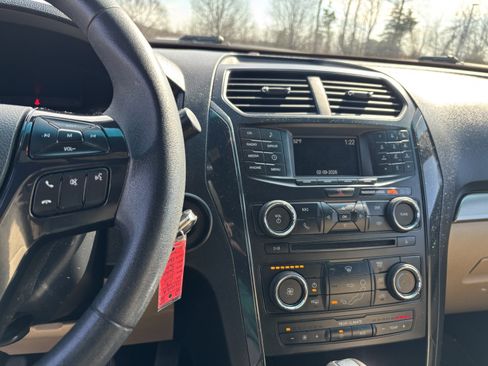Used 2017 Ford Explorer FWD image 17