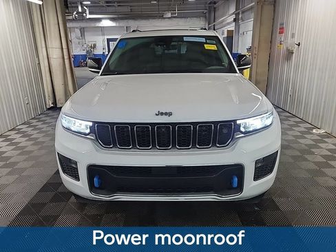Used 2022 Jeep Grand Cherokee Overland w/ Advanced Protech Group III AWD/4WD image 12