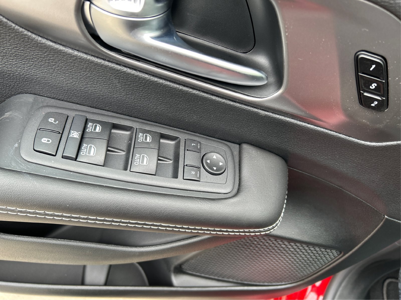 New 2026 Chrysler Pacifica Select FWD image 29