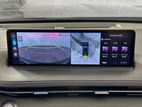 Used 2023 Genesis GV70 2.5T w/ Sport Prestige Package AWD/4WD image 17