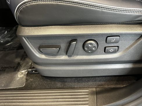 New 2026 INFINITI QX80 SPORT image 13