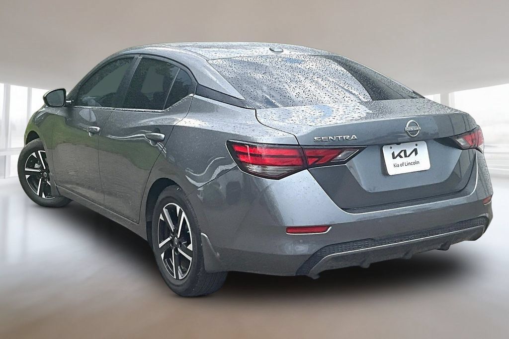 Used 2025 Nissan Sentra SV FWD image 4