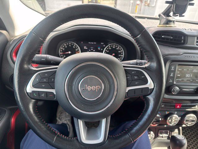 Used 2017 Jeep Renegade Trailhawk w/ Premium Trailhawk Package AWD/4WD image 15