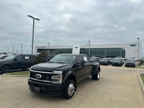 Used 2026 Ford F450 Platinum w/ FX4 Off-Road Package AWD/4WD image 26