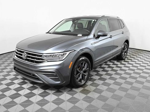 Certified 2023 Volkswagen Tiguan SE FWD image 2