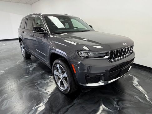 Used 2024 Jeep Grand Cherokee L Limited w/ Trailer Tow Prep Group AWD/4WD image 25