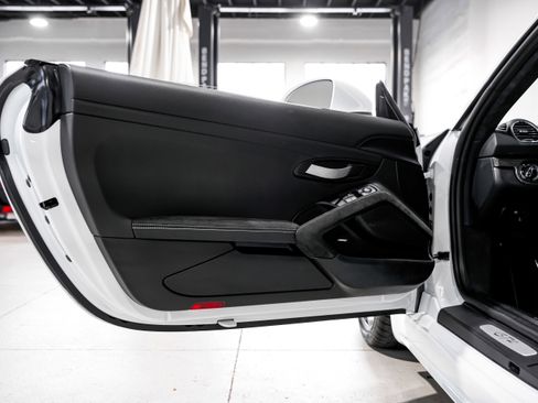 Used 2020 Porsche 718 Cayman GT4 image 22