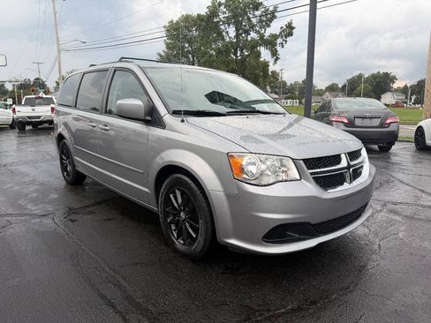 Used 2014 Dodge Grand Caravan SXT FWD image 5