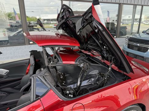 Used 2022 Chevrolet Corvette Stingray Premium Conv w/ Z51 Performance Package RWD image 15
