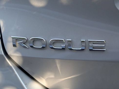 Used 2020 Nissan Rogue SV w/ Premium Package FWD image 25