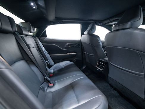 Certified 2024 Toyota Crown Limited image 36