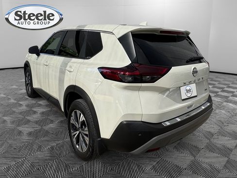 Used 2023 Nissan Rogue SV FWD image 3