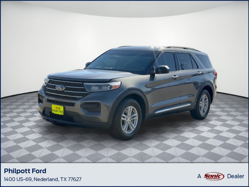 Used 2024 Ford Explorer XLT RWD image 1