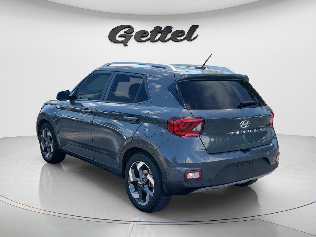 Certified 2023 Hyundai Venue SEL FWD image 7