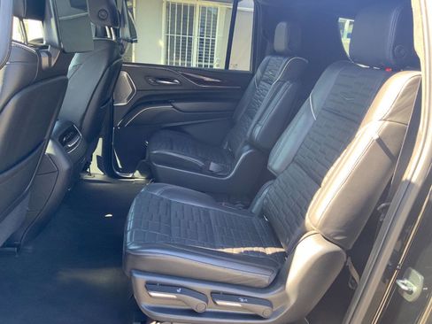 Used 2021 Cadillac Escalade ESV Premium Luxury Platinum RWD image 16