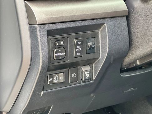 Used 2020 Toyota Tundra SR5 AWD/4WD image 11