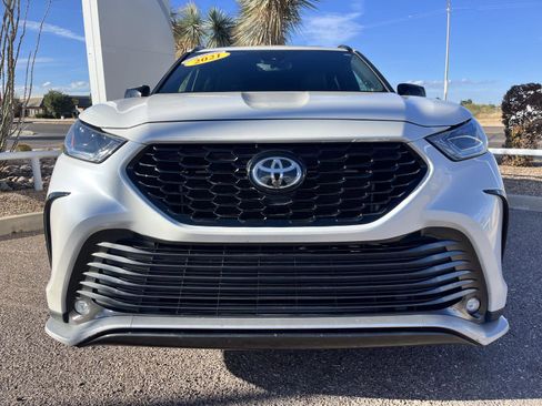 Used 2021 Toyota Highlander XSE image 9