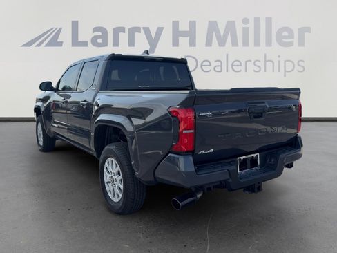 Certified 2025 Toyota Tacoma SR5 image 3