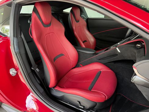 Used 2021 Ferrari Roma RWD image 29