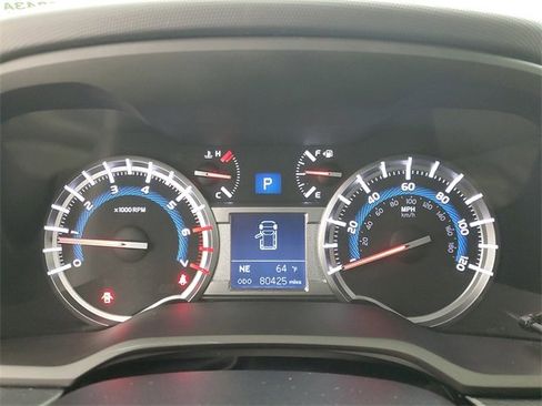 Used 2017 Toyota 4Runner SR5 Premium image 25