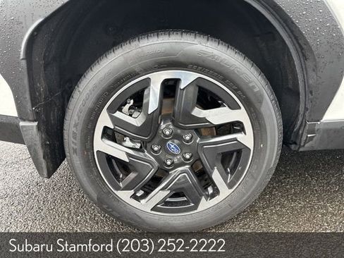 Used 2025 Subaru Forester Premium image 30