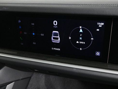 New 2025 Porsche Cayenne Turbo image 19