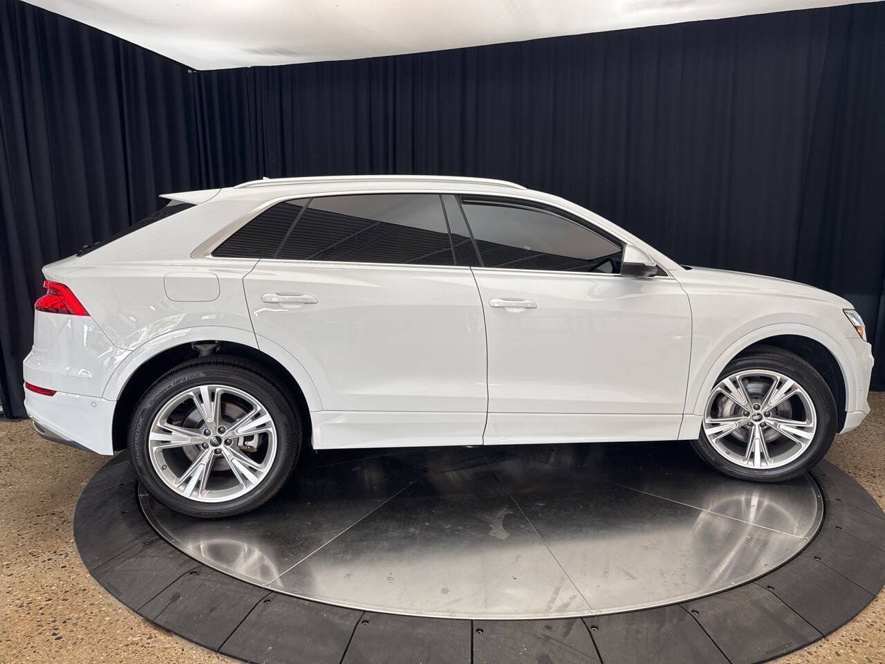 Used 2023 Audi Q8 Premium w/ Convenience Package AWD/4WD image 8
